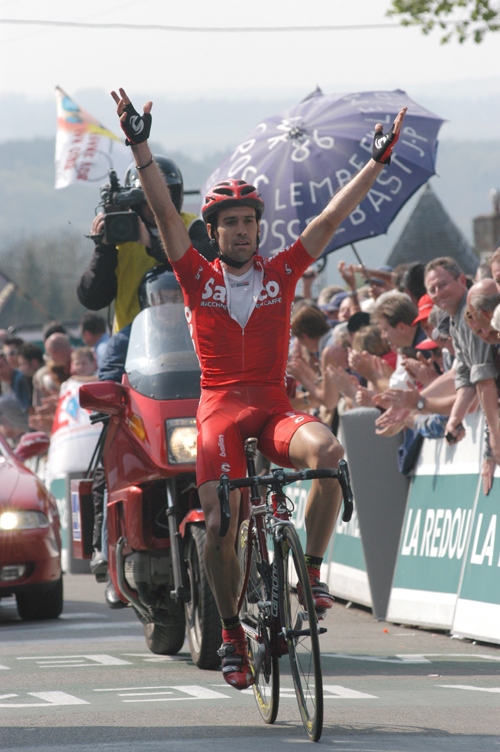 Igor Astarloa wins the 2003 Flèche Wallonne
