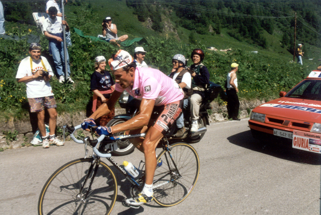 Pavel Tonkov wins the Giro
