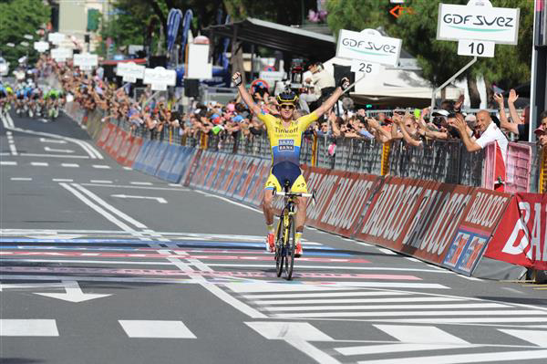 Michael Rogers wns stage 11