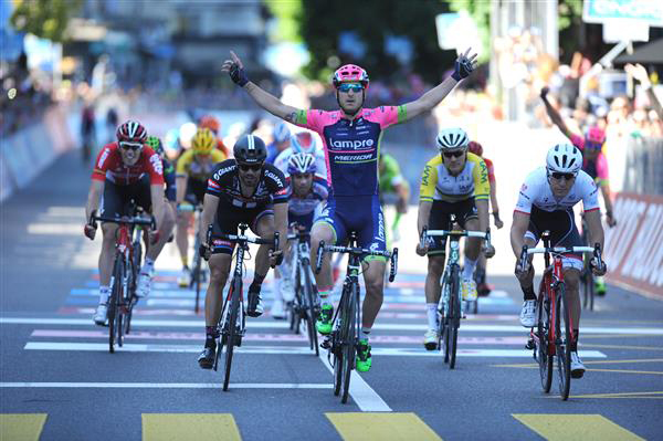Sacha Modolo wins Giro stage 17