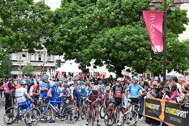2022 Giro stage 3 start