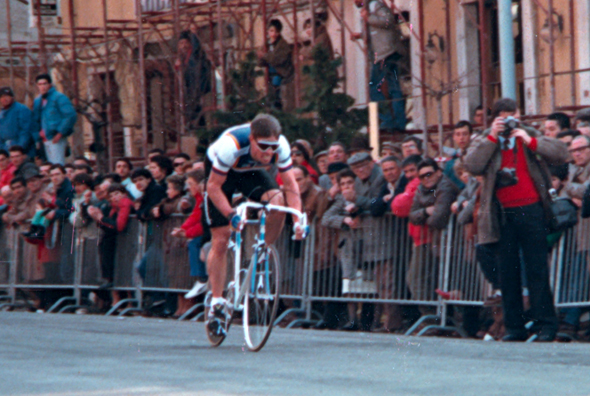 Phil Anderson races the 1987 Tirreno Adriatico prologue