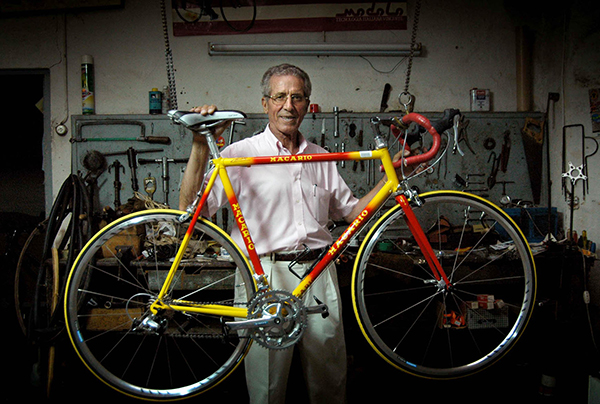 Federico Bahamontes in his bike shop.