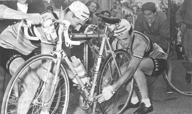 1953 Tour de France: Bernard Gauthier helps Louison Bobet