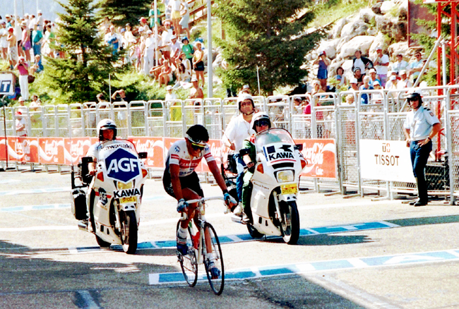 Chiappucci riding the stage 11 time trial of the 1990 Tour de France