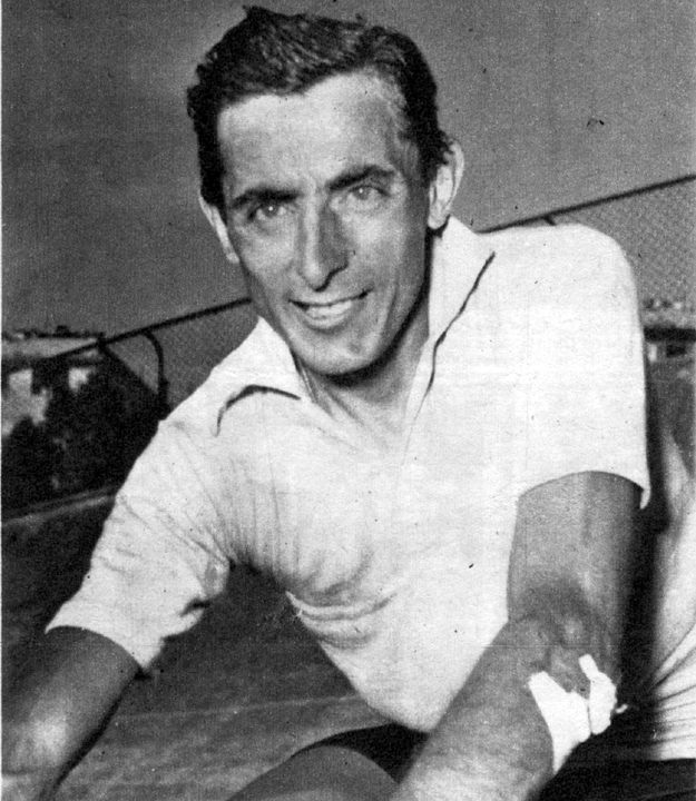 Coppi wins the 1952 Giro d'Italia