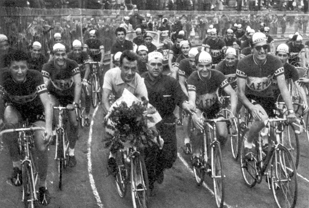 Charly Gaul and his team at the end of the 1956 Giro d'Italia