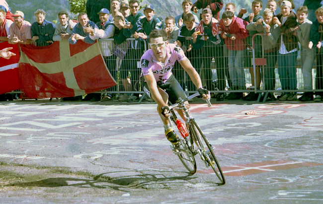 Jalabert climbs to l'Alpe d'Huez in the 1997 Tour de France