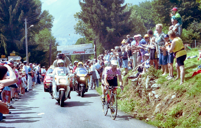Jalabert rides to Morzine in the 1997 Tour de France