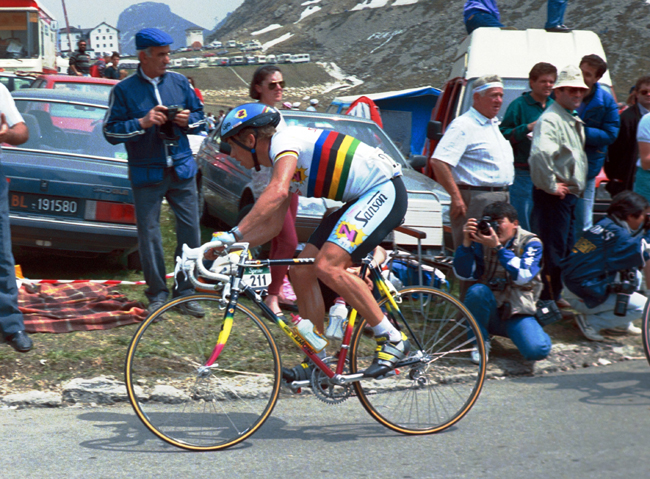 Greg LeMond on the Pordoi in stage 16 of the 1990 Giro d'Italia