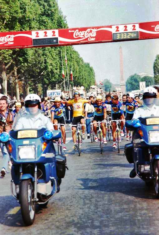 Greg Lemond wins the 1990 Tour de France