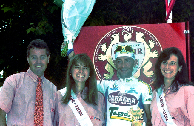 Stephen Roche with MArco pantani at the start of 1995 Tour de France stage 15