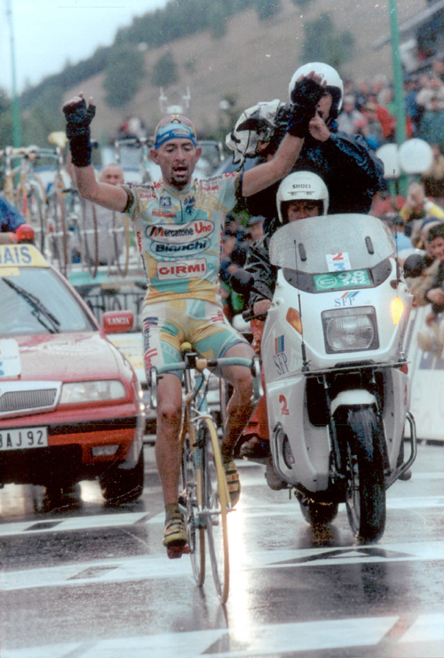 Pantani wins stage 15 of the 1998 Tour de France