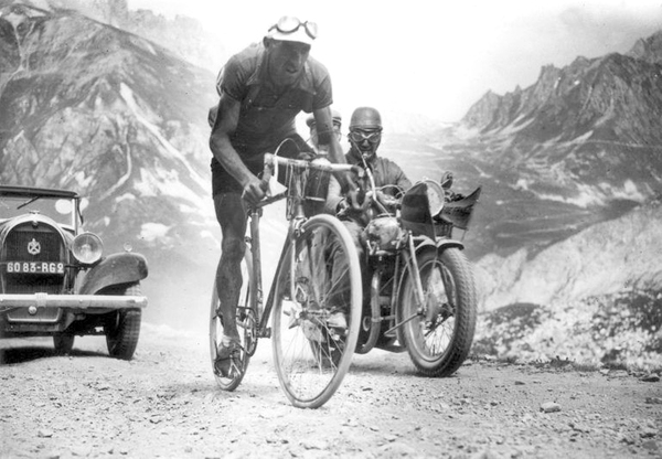 Federico Ezquerra leading over the Galibier in 1934
