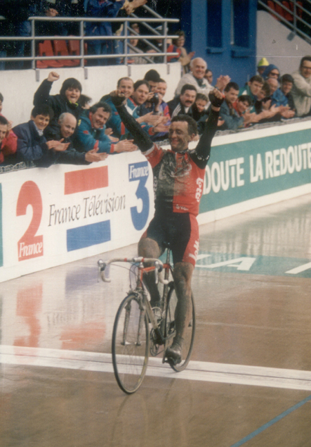Andrei Tchmil wins the 1994 Paris-Roubaix