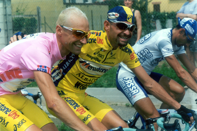 Winner Stefano Garzelli with Marco Pantani