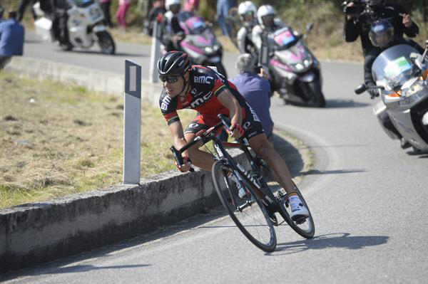 Philippe Gilbert descends to the finish at Verbania