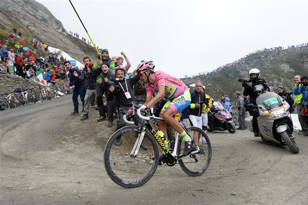 Alberto Contador on the Finestre