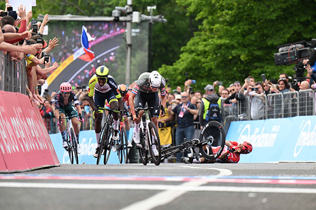 Mathieu van der Poel wins Giro stage one