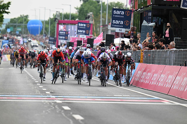 2022 Giro d'Italia stage 3 sprint