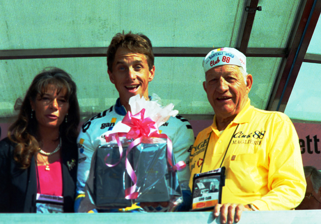 Gino Bartali with greg LeMond after stage 14 of the 1993 Giro