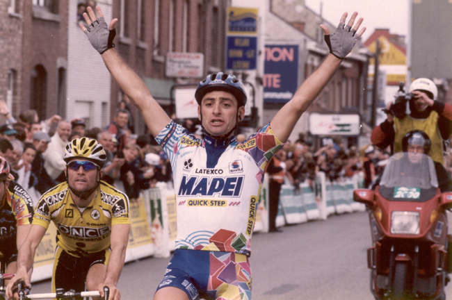Paolo Bettini wins the 2000 Liege-Bastogne-Liege