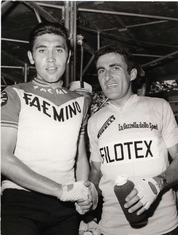 1070 Giro d'Italia: Franco Bitossi in pink with Eddy Merckx