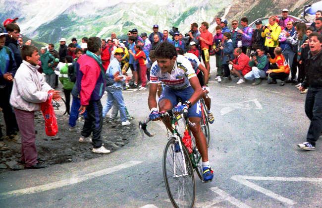 Chiappucci rides to Serre Chevalier in stage 10 of the 1993 Tour de France