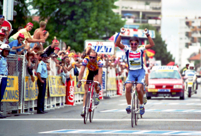 Chiappucci wins stage 17 of the 1993 Tour de France