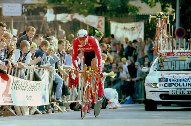 Cipollini rides the 1997 Tour de France prologue
