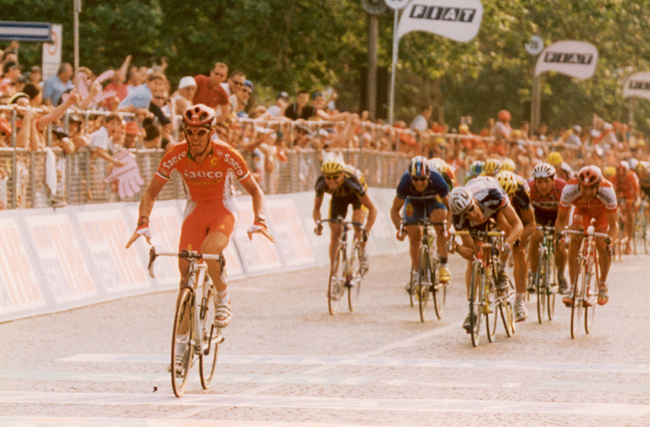 Cipollini wins stage 17 of the 1999 Giro