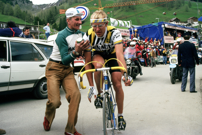 Laurent Fignon after winning stage 20 of the 1984 Giro d'Italia and the maglia rosa