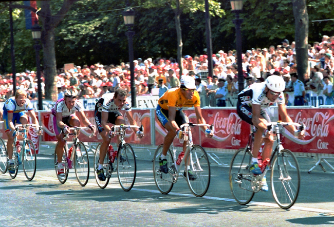 Miguel Indirain rides the final stage of the 1992 Topur de France
