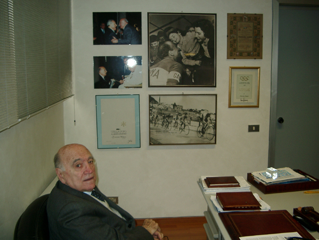 Magni in his office