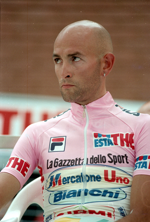 Marco pantani at the endof stage 21 of the 1998 Giro d'Italia