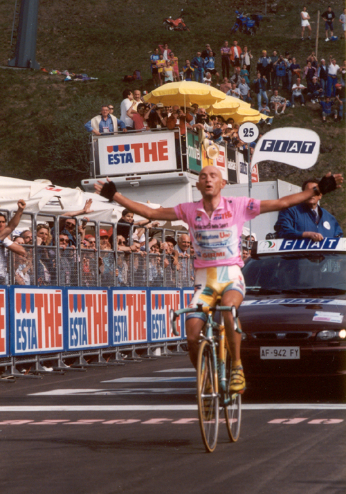 Pantani wins stage 19 of the 1998 Giro d'Italia