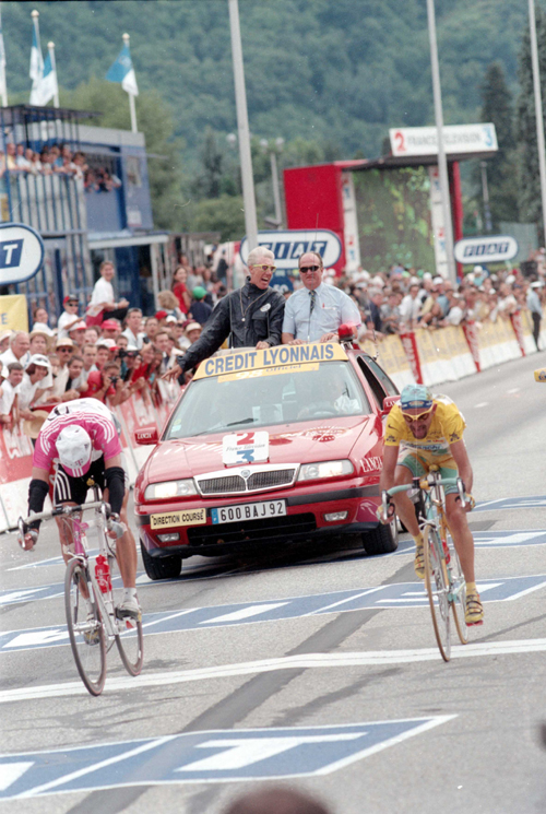 Jan Ullrich beats Marco pantani ins tage 16 of the 1998 tour de France