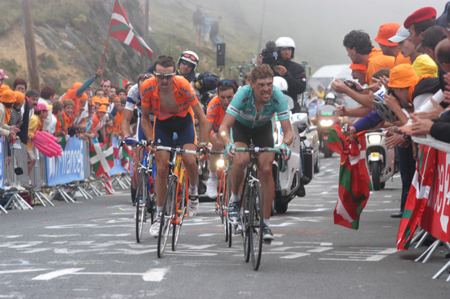 Ullrich races to Luz Ardiden in stage 15 of the 2003 Tour de France