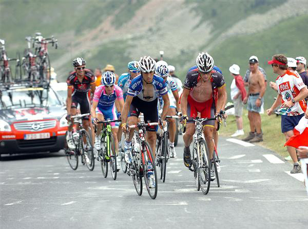Armstrong and Barredo in stage 16 of the 2010 Tour de France