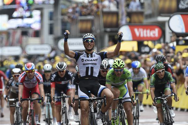 Marcel Kittel wins stage three