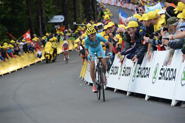 Vincenzo Nibali in the lead