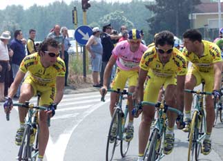 Garzelli & his Mercatone teammates